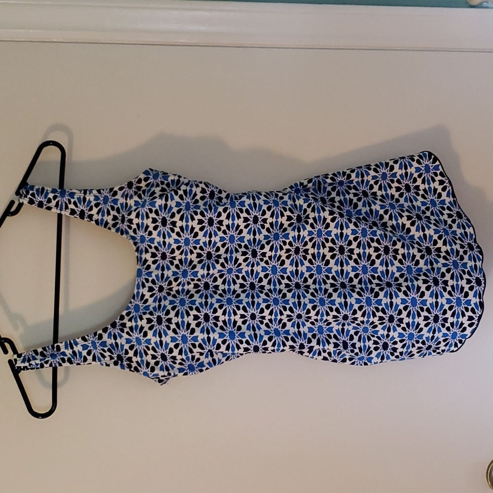 New sz 14 Bathing suit with half skirt